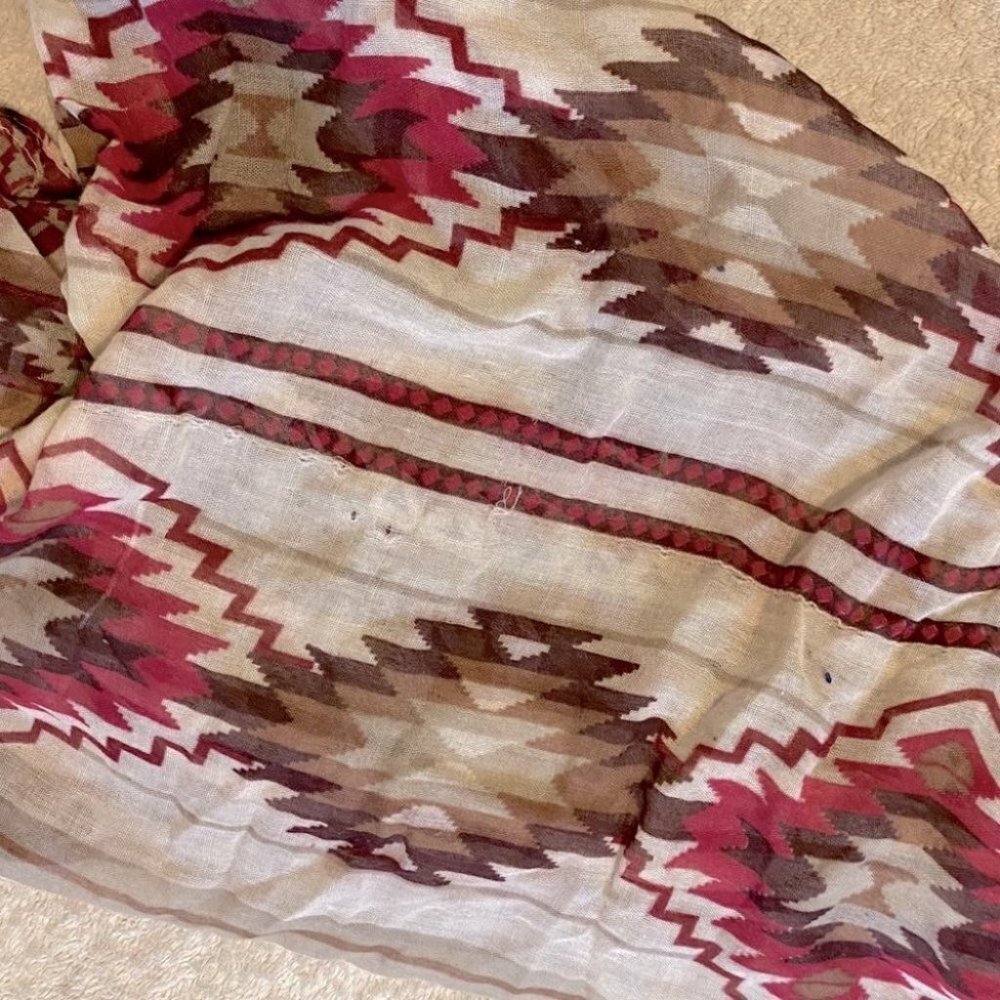 5/$25 Aztec Print Lightweight Infinity Scarf - Picture 4 of 7